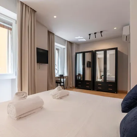 Гостевой дом The Old Palace- Luxury Signoria 4*