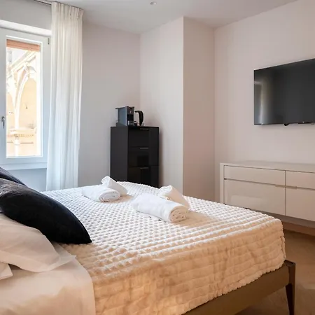 Guest house The Old Palace- Luxury Signoria