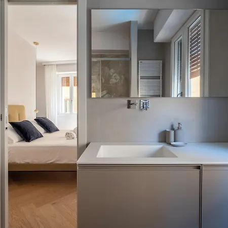 The Old Palace- Luxury Signoria 4* Florenz