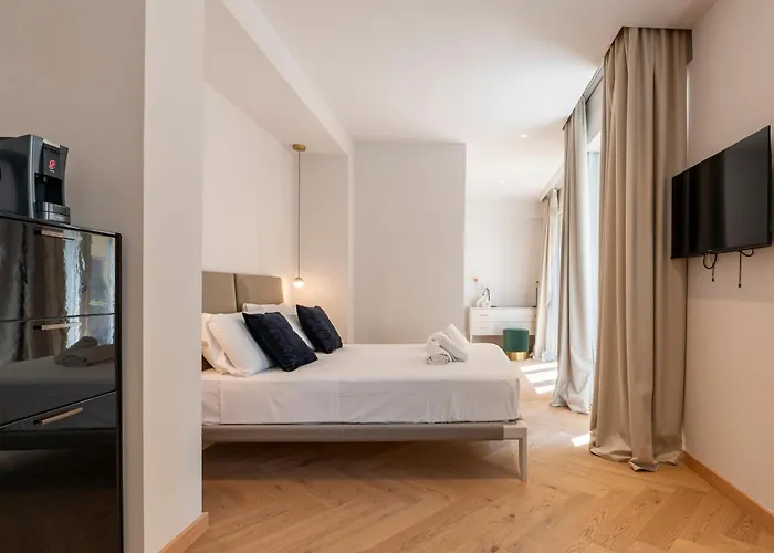 Konukevi The Old Palace- Luxury Signoria 4*