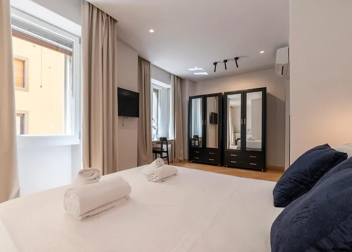Konukevi The Old Palace- Luxury Signoria 4*
