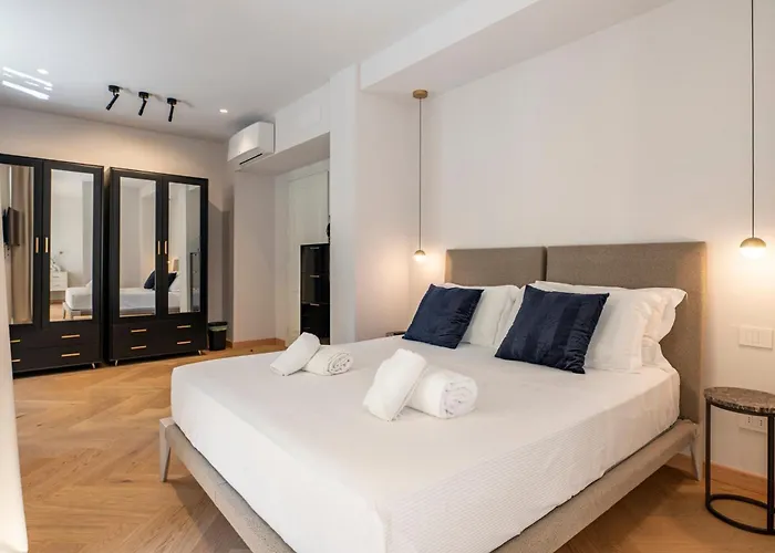 The Old Palace- Luxury Signoria 4*