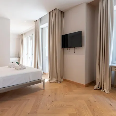 The Old Palace- Luxury Signoria Pensión